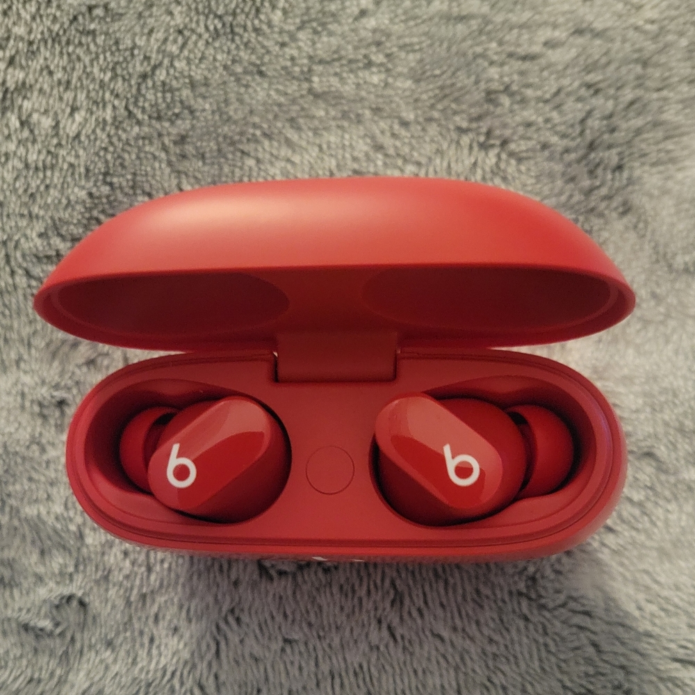 Beats Studio Buds-voice cancelation